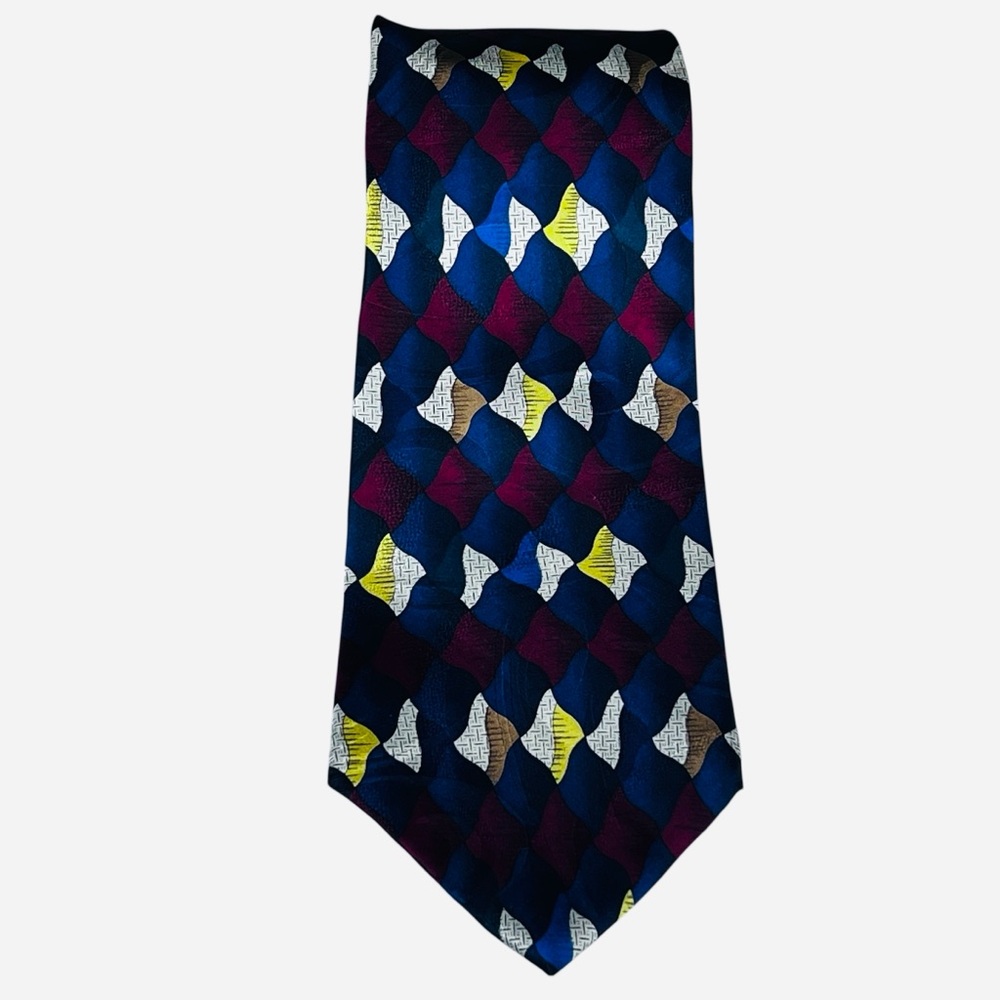 L. MAYERS & SON 100% Silk Handmade Print Tie 
Made in USA 4 x 59”